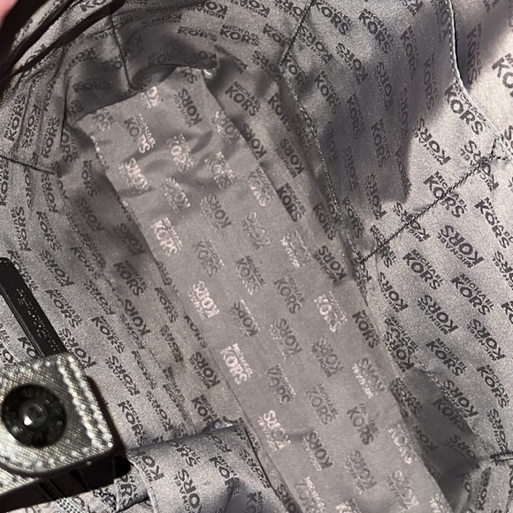 Michael Michael Kors Microstud Center Striped Gray Leather Tote. - Picture 10 of 12